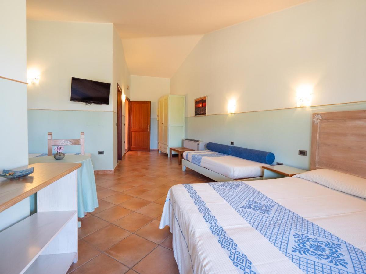 Hotel Luci Del Faro Calasetta Exterior foto