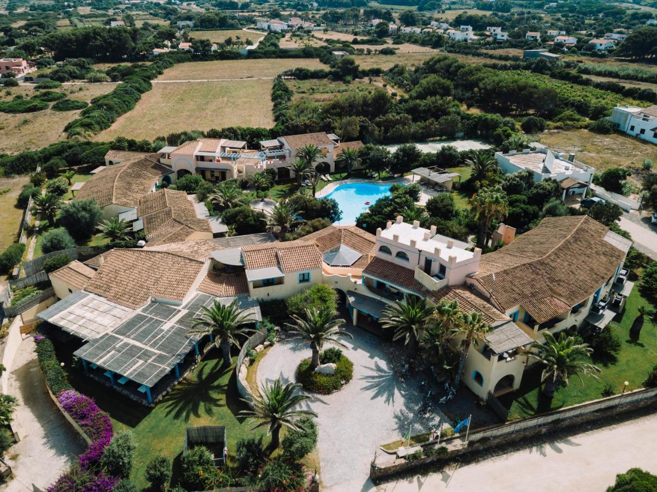 Hotel Luci Del Faro Calasetta Exterior foto